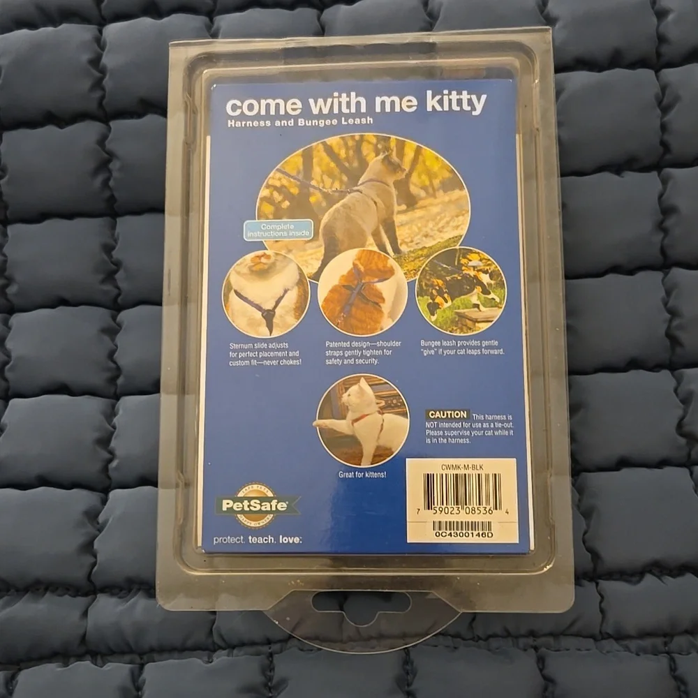 NIP PetSafe Come With Me Kitty Harness and Bungee Leash Black Silver New